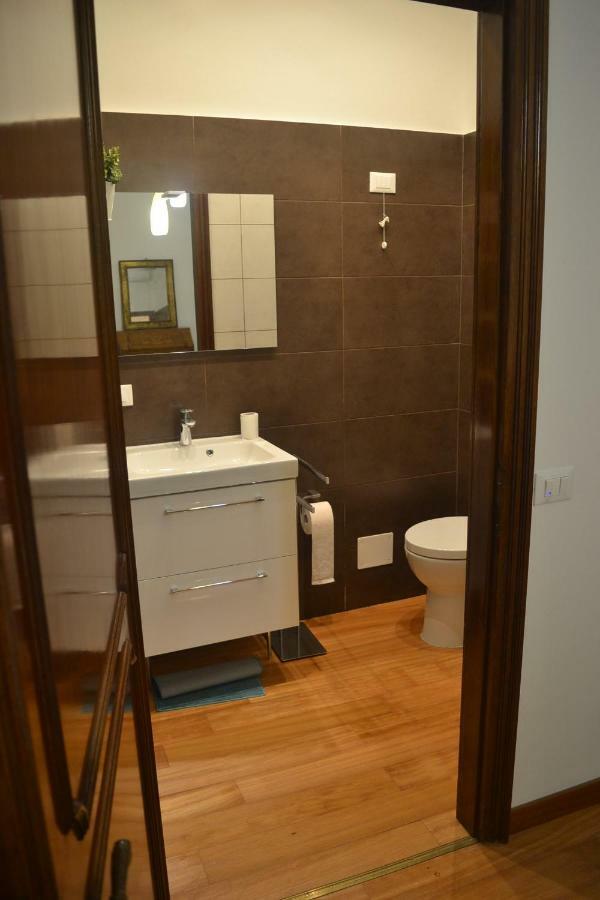 Castello 5888 B, Santa Marina, Calle Marcello, Canale * Veneza