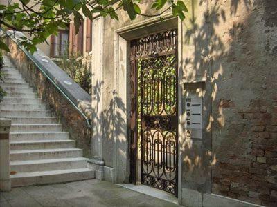 Luxury On The Grand Canal Apartment