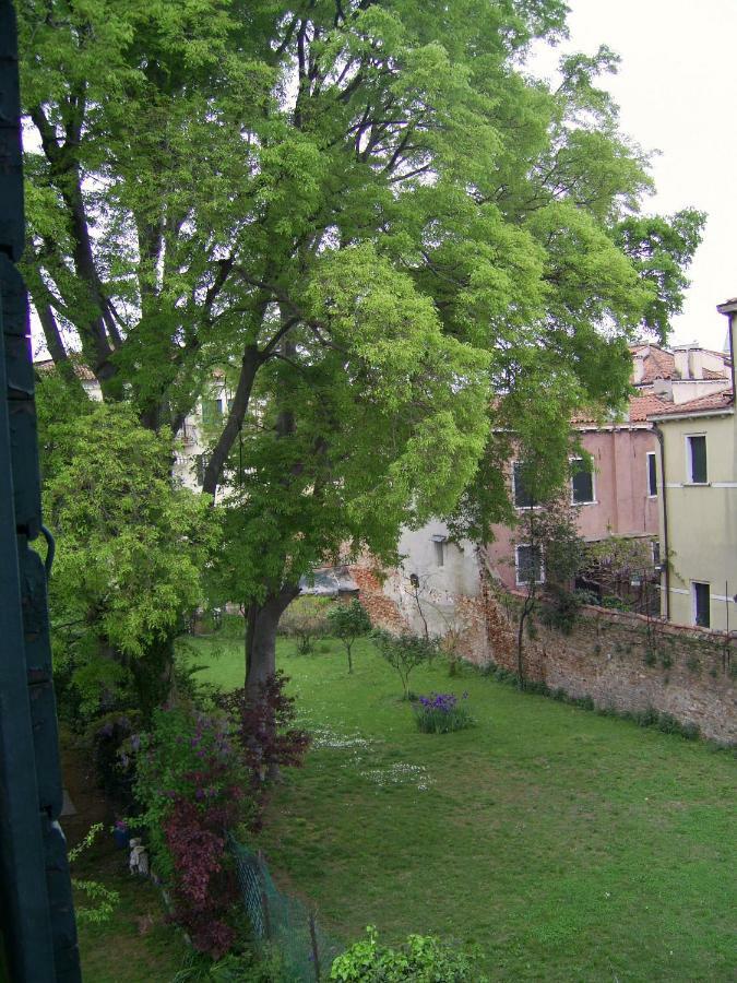 Bed & Breakfast Dorsoduro461 *
