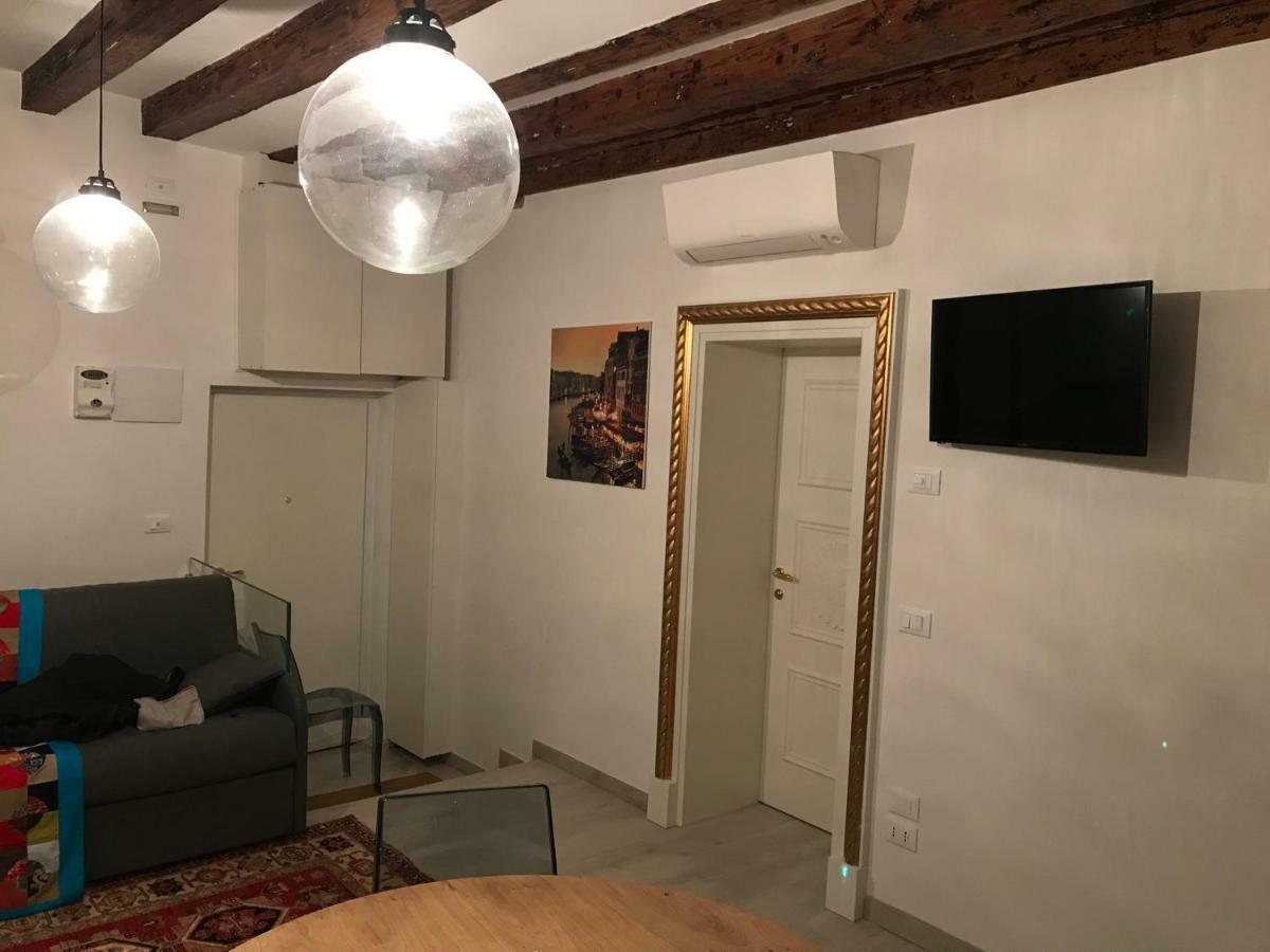Apartment La Residenza Di Carlo Close To Piazza San Marco Venice