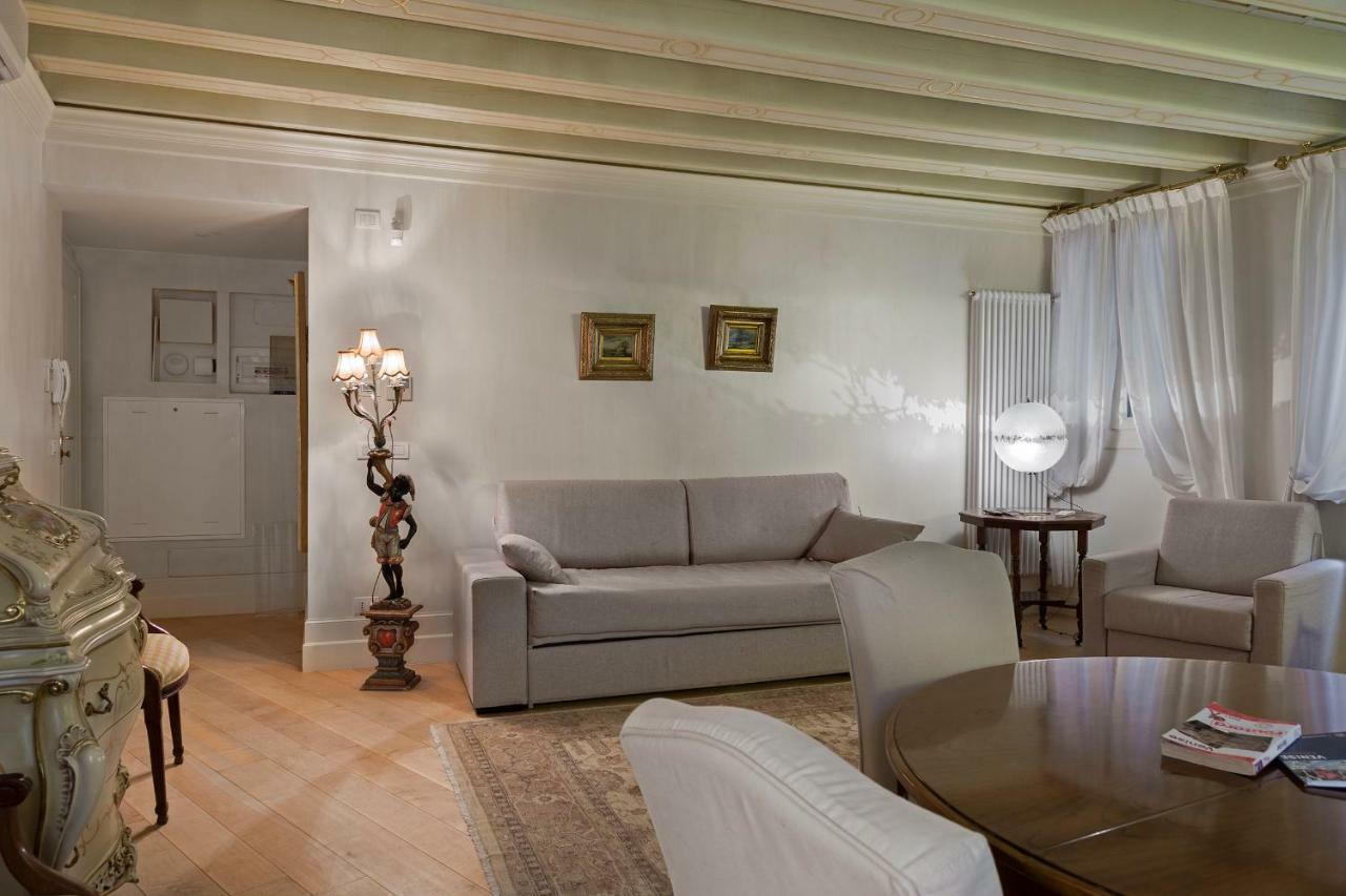 Luxury And Romantic Secret Escape In Venice! *