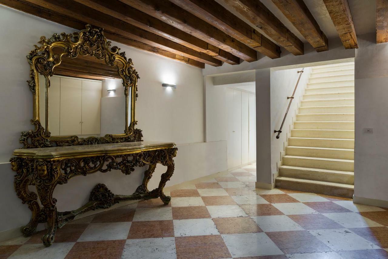 Luxury And Romantic Secret Escape In Venice!