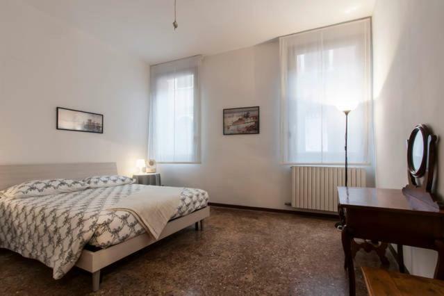 Key Location Near Palazzo Grassi Holiday home Venice