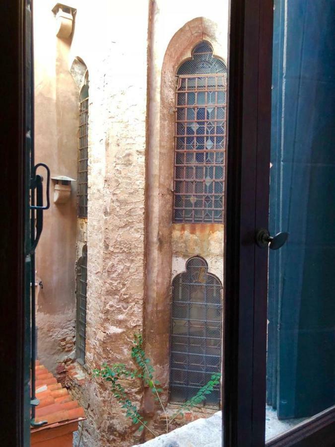 Key Location Near Palazzo Grassi * Venice