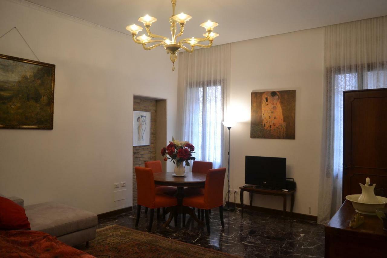 Castello 5888 B, Santa Marina, Calle Marcello, Canale
