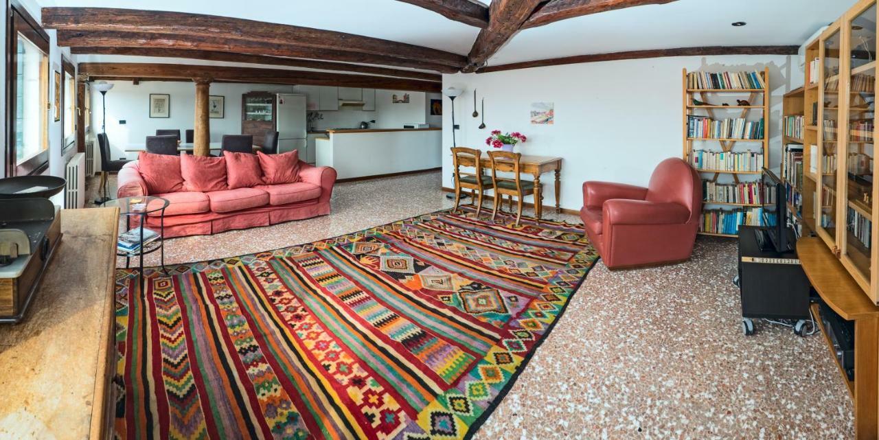 Finestra Su Apartamento *