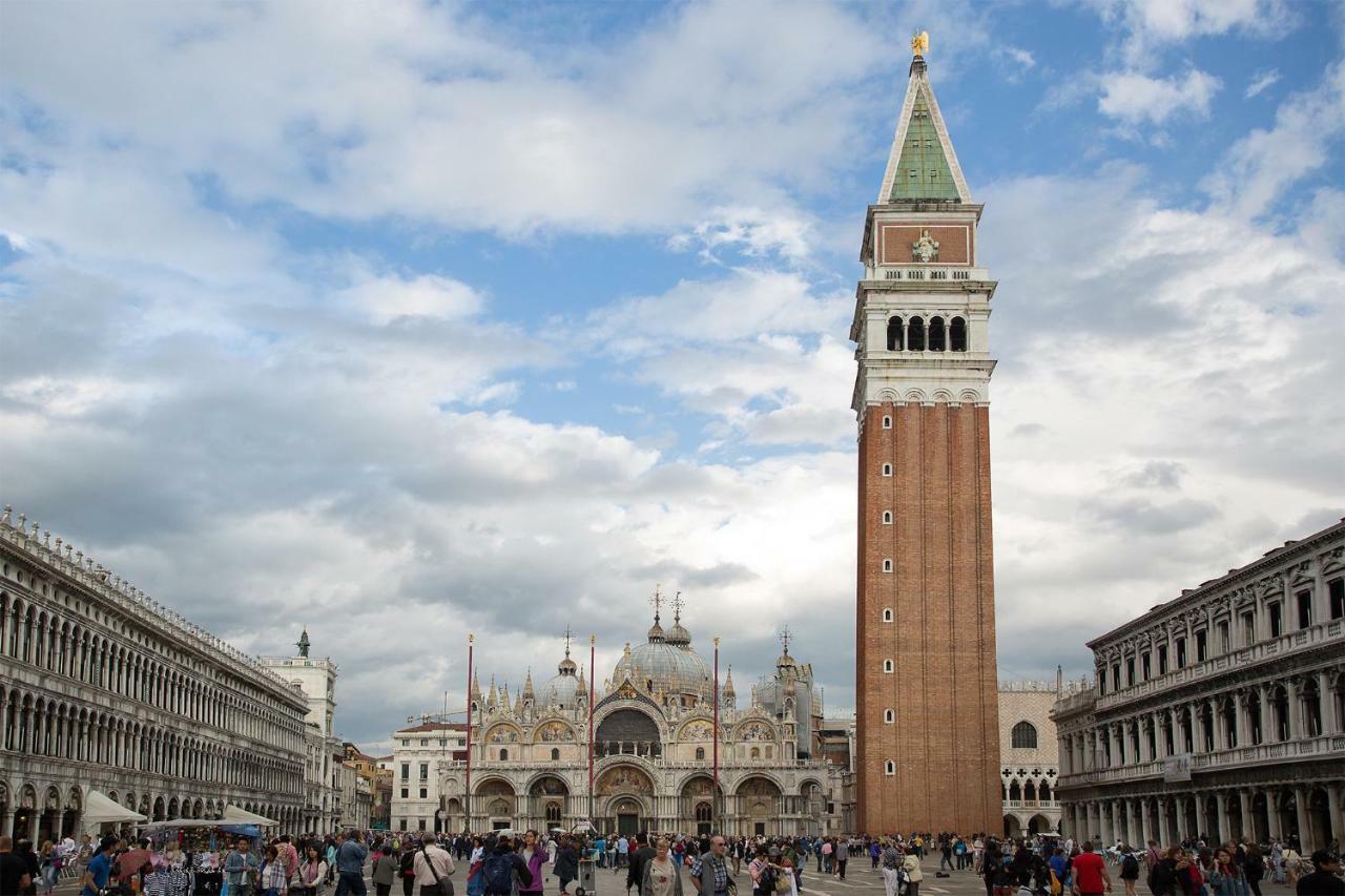 Biennale Ca Dario Veneza
