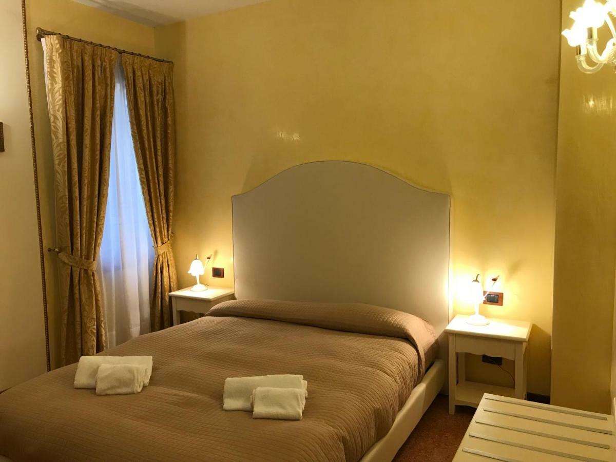Classic Three Minutes From St Marc's Square Apartment Venice