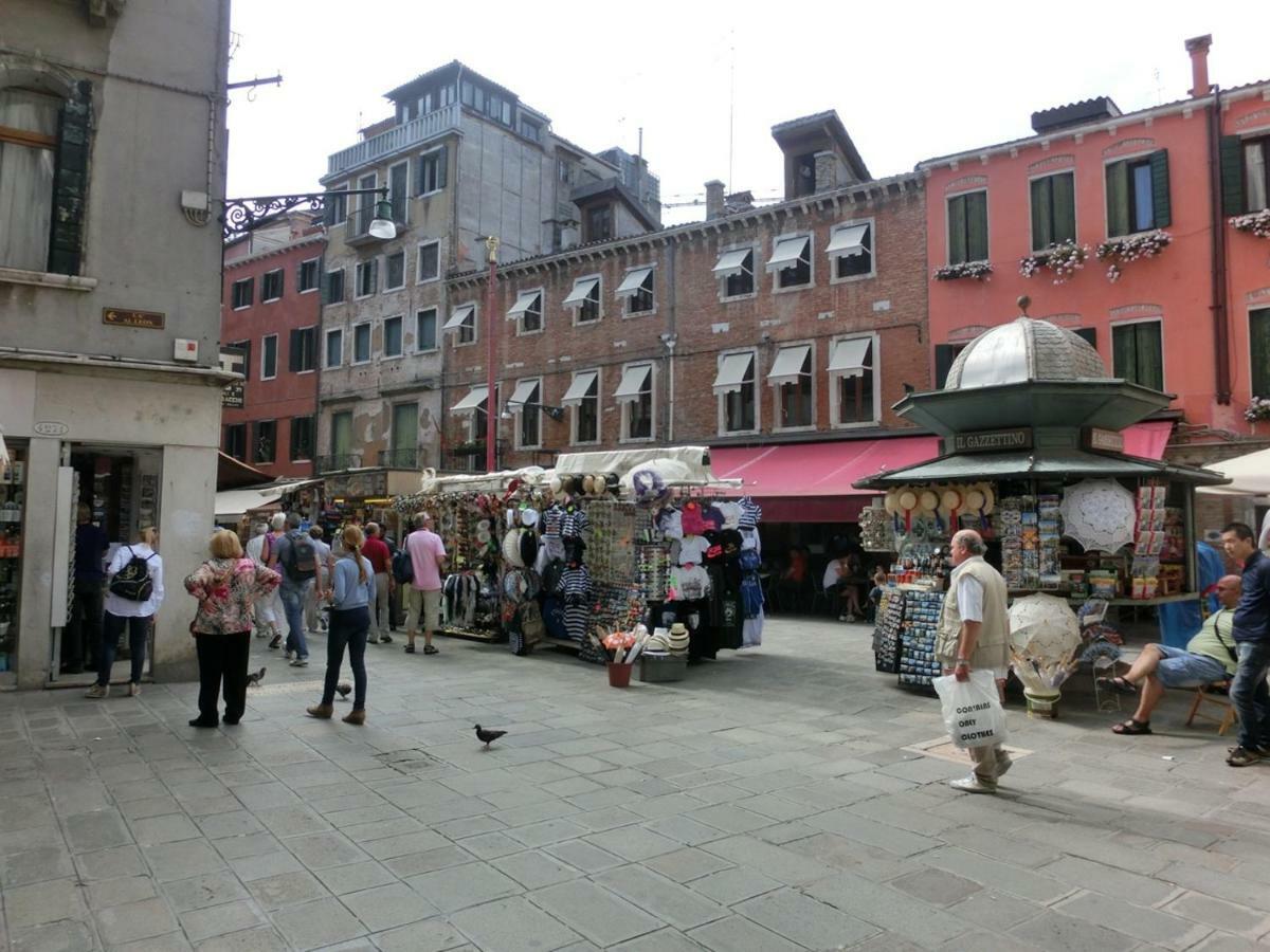 Family Three Minutes From San Marco Square, Apartment