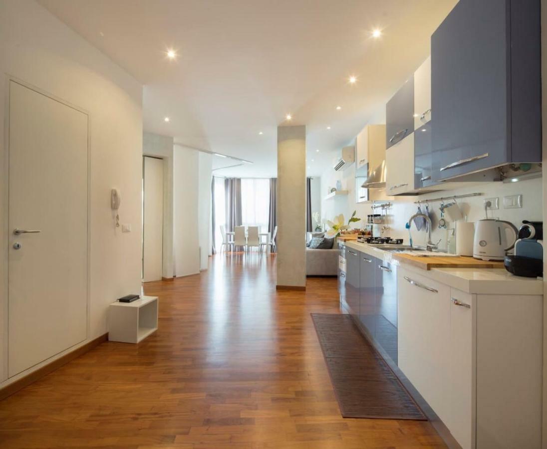 Modern Sunny In Residental Area *