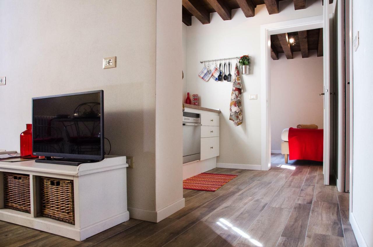 Rosso Apartment