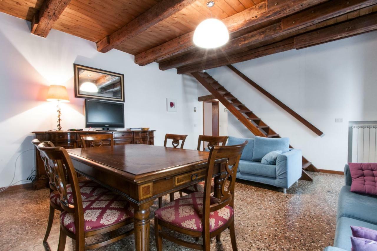 Ca'giustinian *