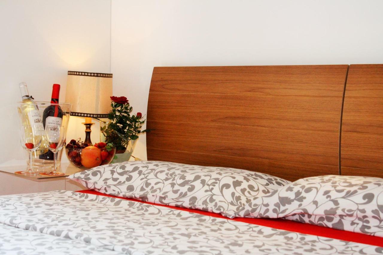 Santacroce Apartment *