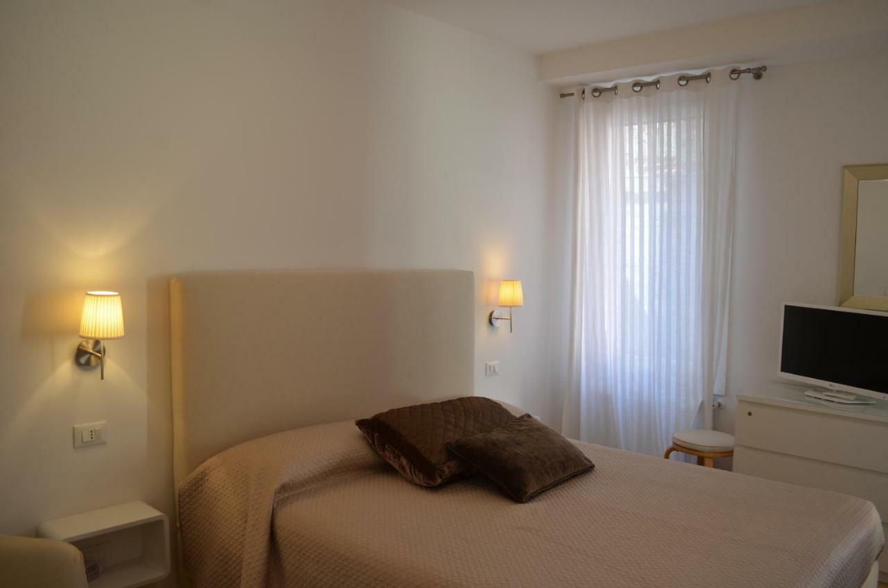 Casa Delfina, Contemporary Chic *