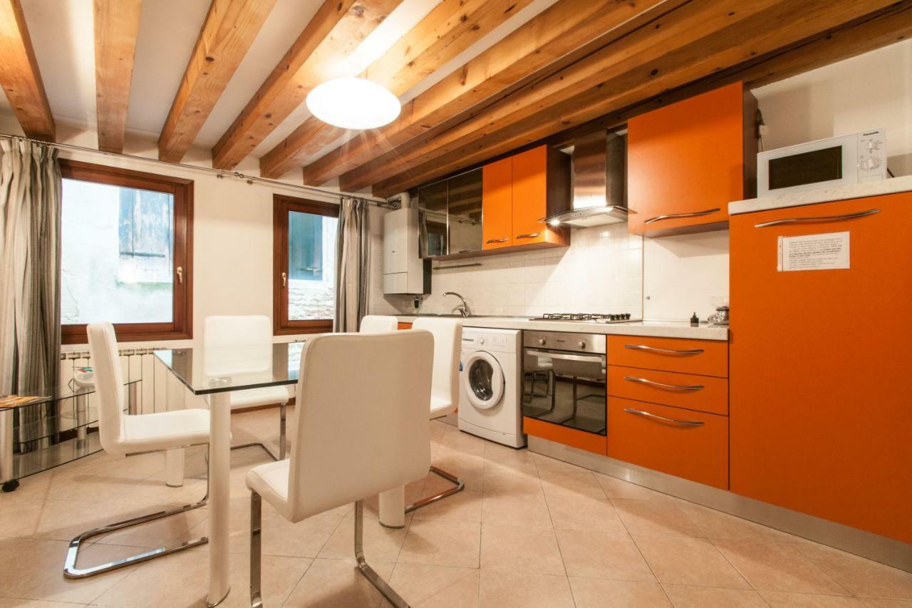 Ca'giustinian Apartment