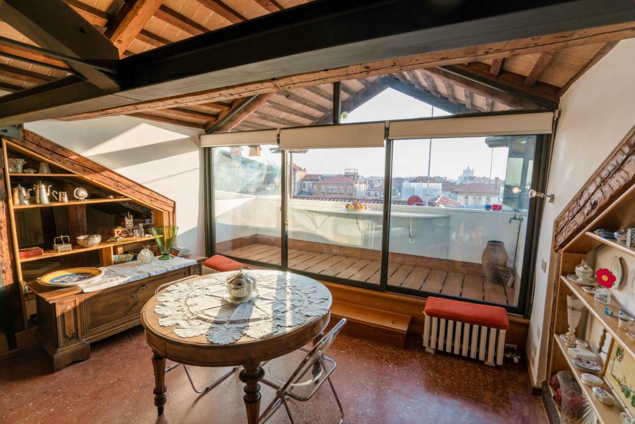 Romantic Penthouse Venice