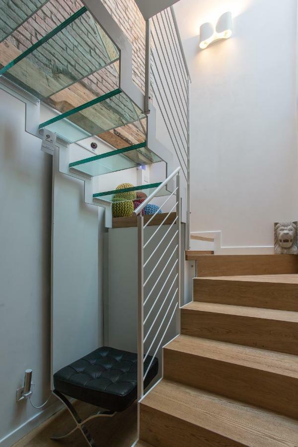 Apartment Biennale Art 1886
