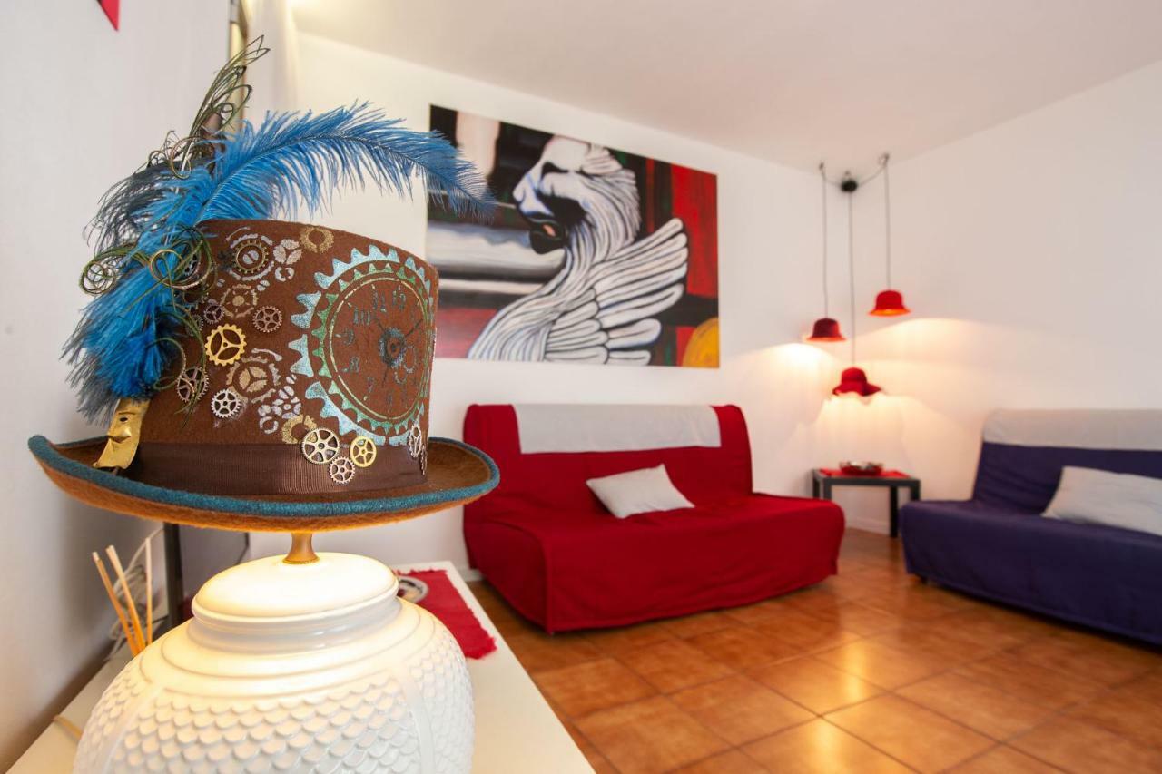 The Hatter's Apartamento