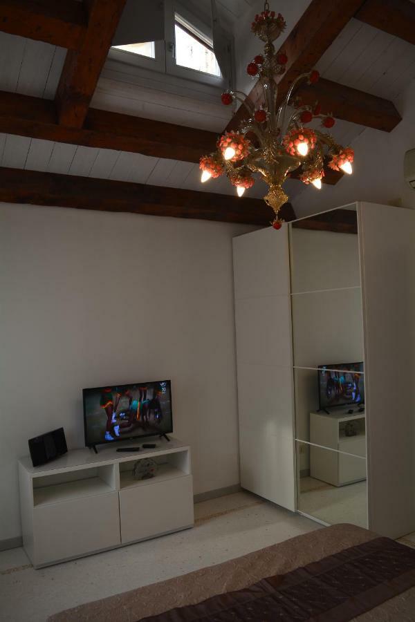 Yellow House Apartment