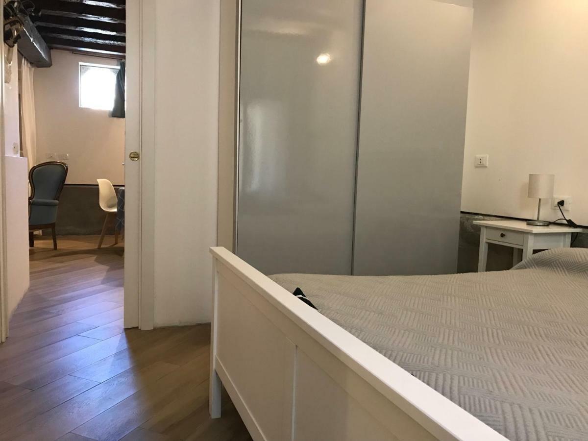 Canal View Apartment *