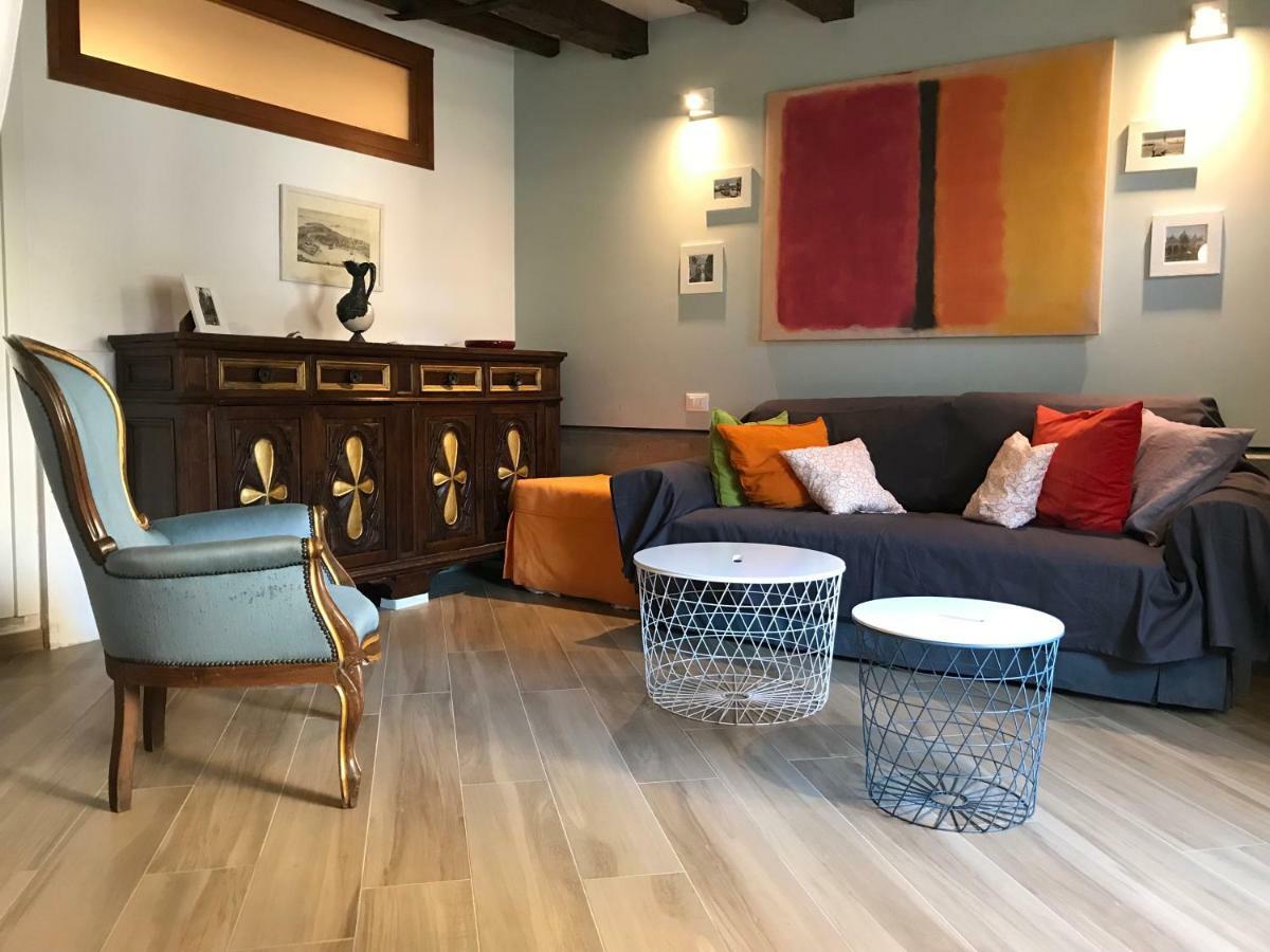 Canal View Apartment *