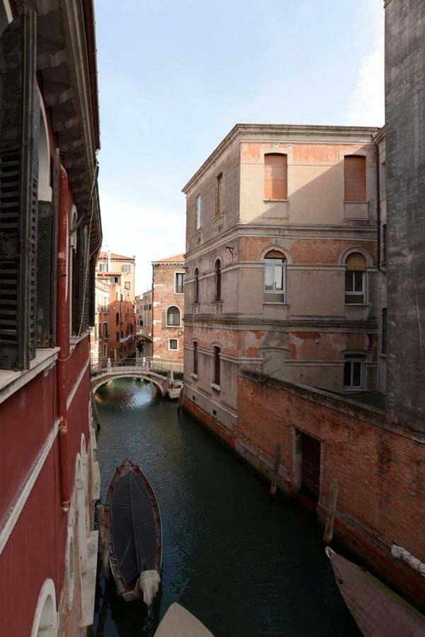 Sunny Canal A/c Wifi