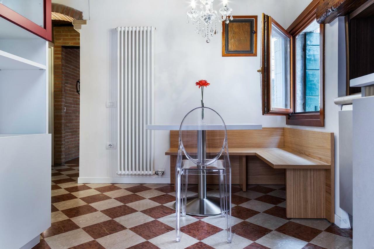 Antico Caminetto Biennale *