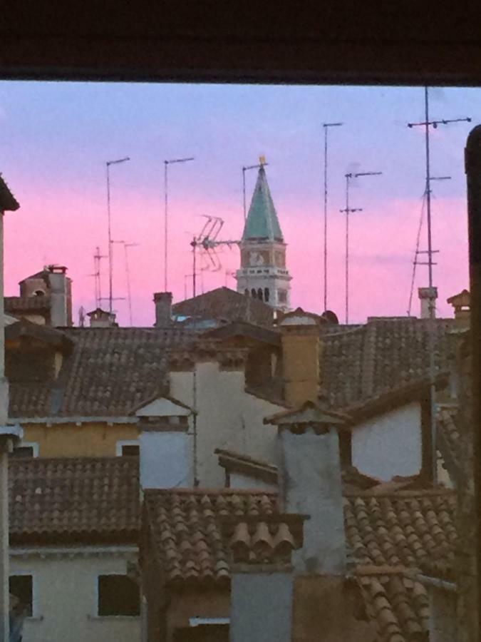 Romantic Rialto