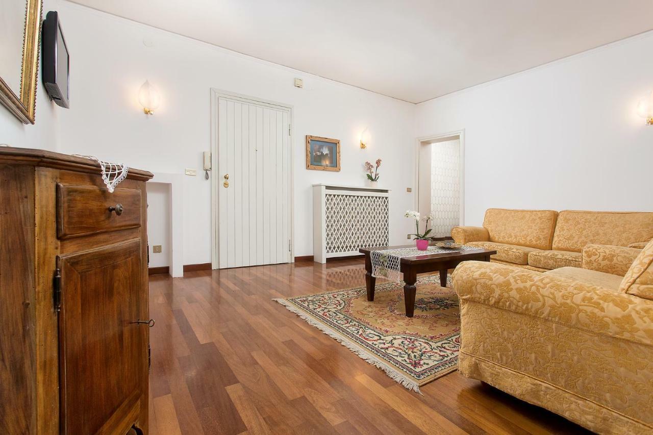 Ca Dama Del Pozzo Apartamento