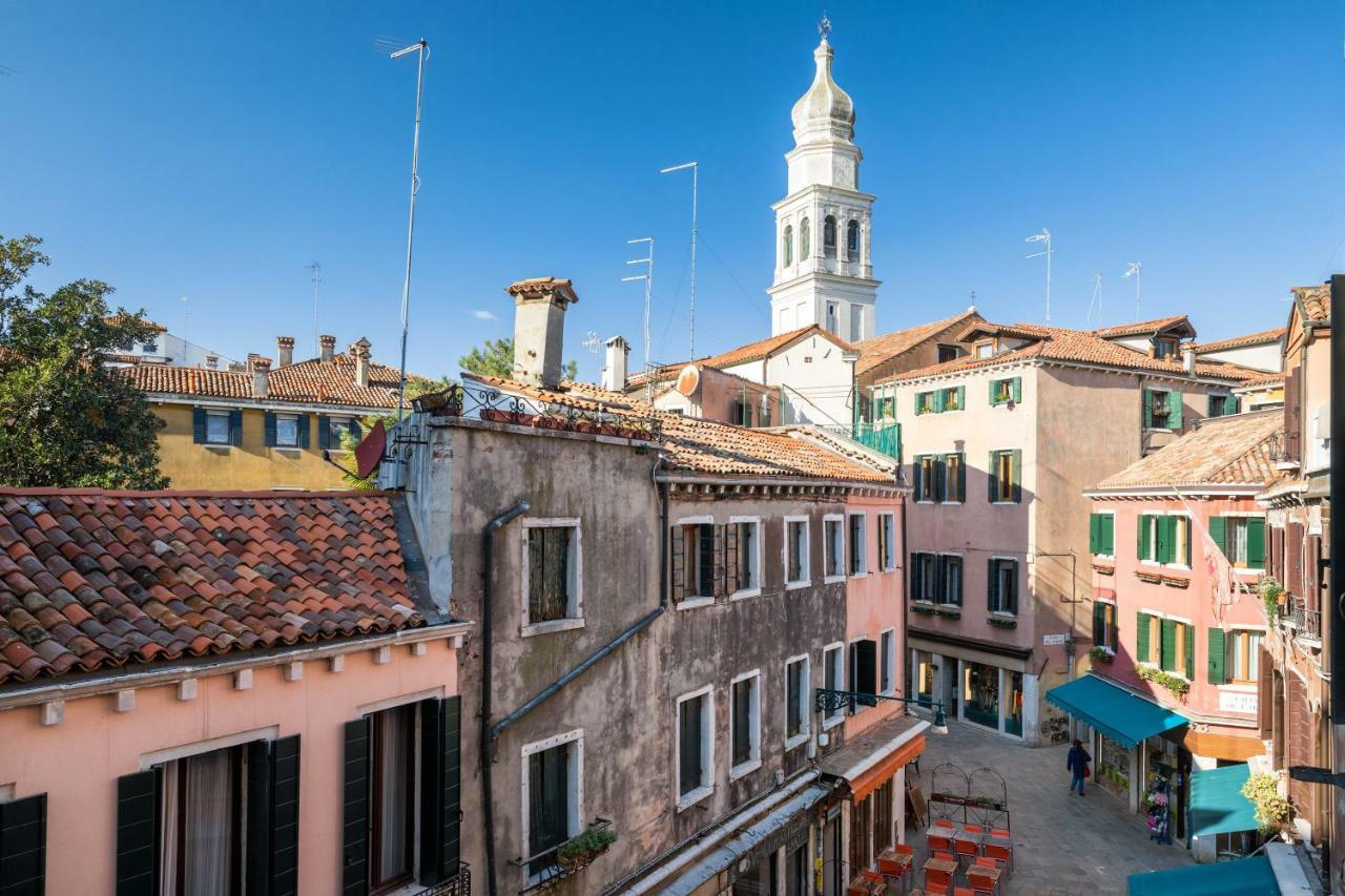 Heaven Biennale, The Elegant Apartamento