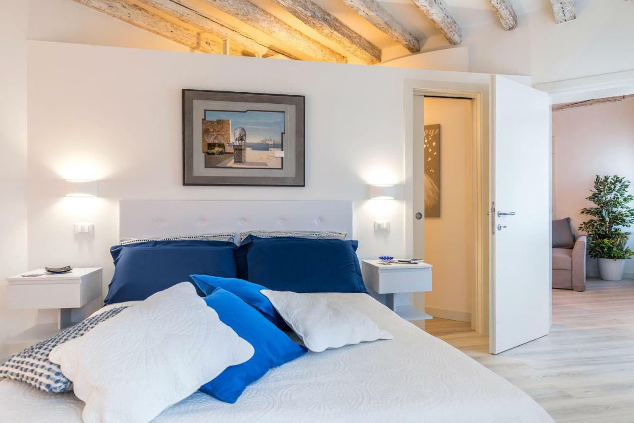 Heaven Biennale, The Elegant Veneza