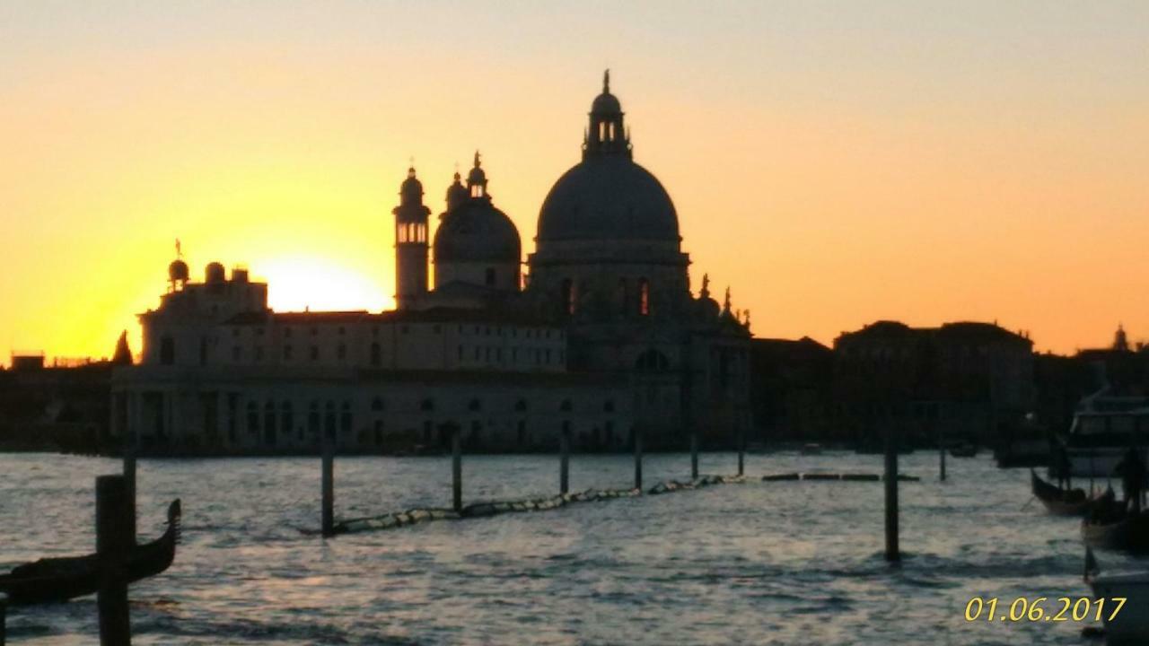 Ca' Giulia - Biennale - Free Wifi Fiber Apartamento Veneza