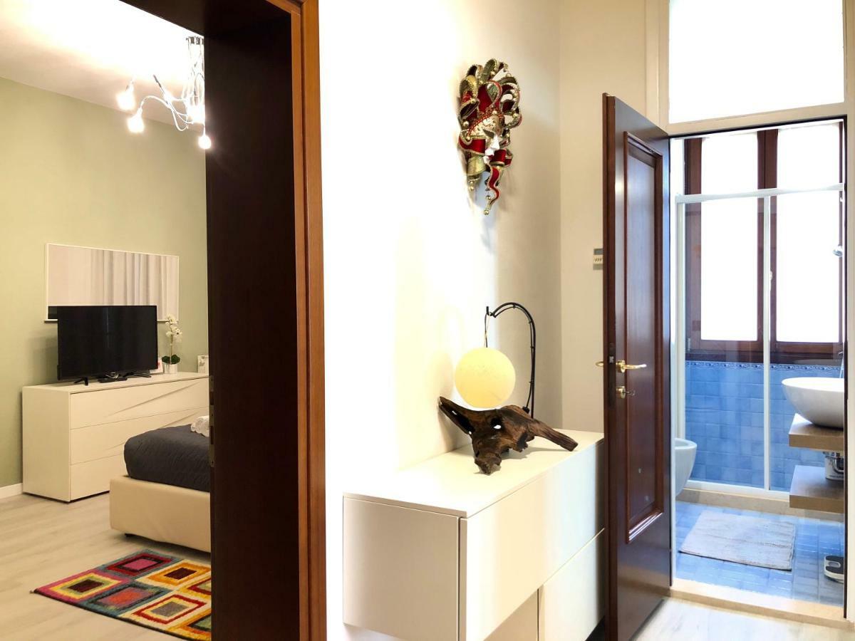 Ca' Monica Panoramic-canal View, Biennale Apartment *