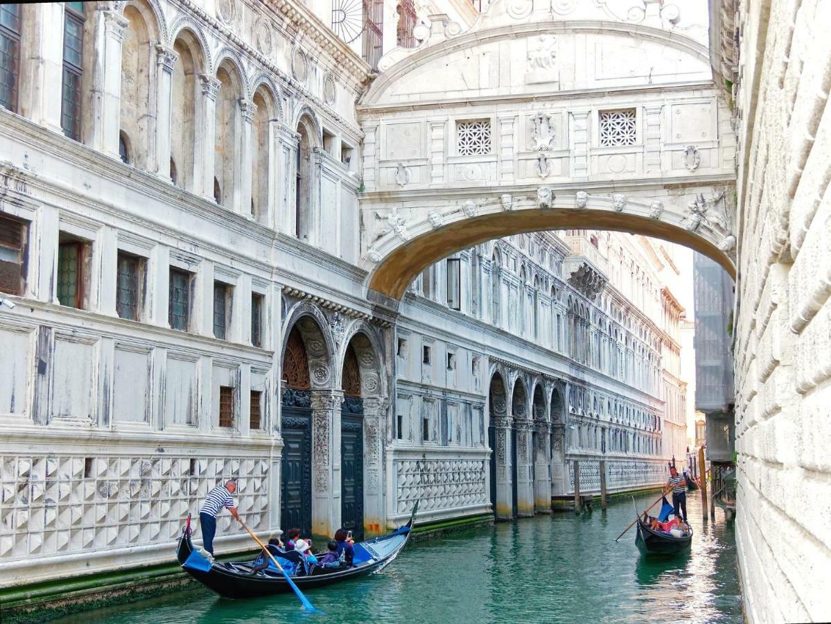 Ca Zulian Amazing Canal View Venice