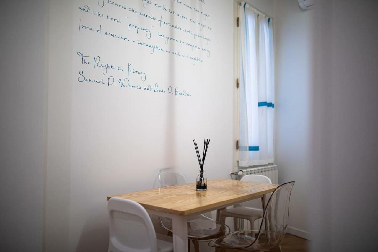 Privacy In - Your To Be Let Alone Apartment Venice