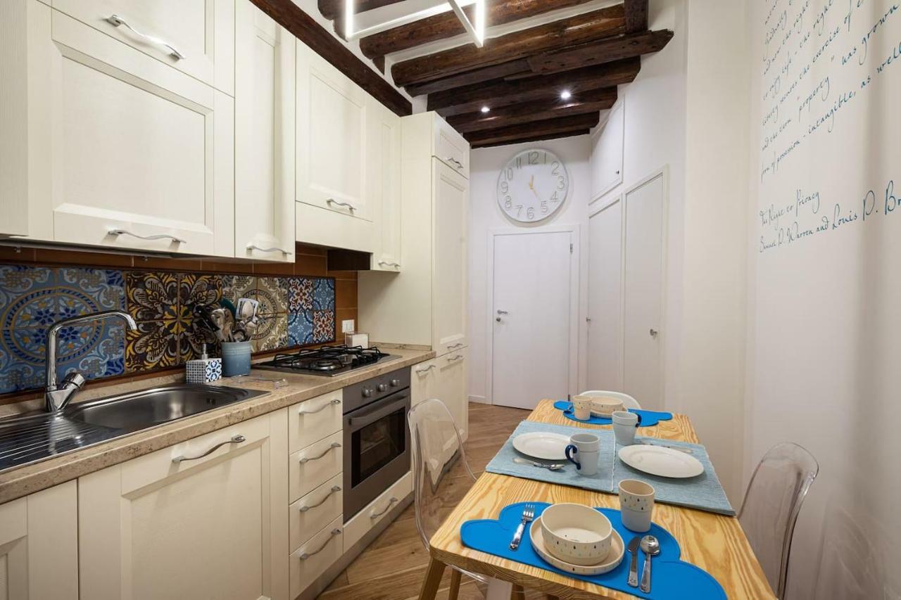 Privacy In - Your To Be Let Alone Apartment Venice
