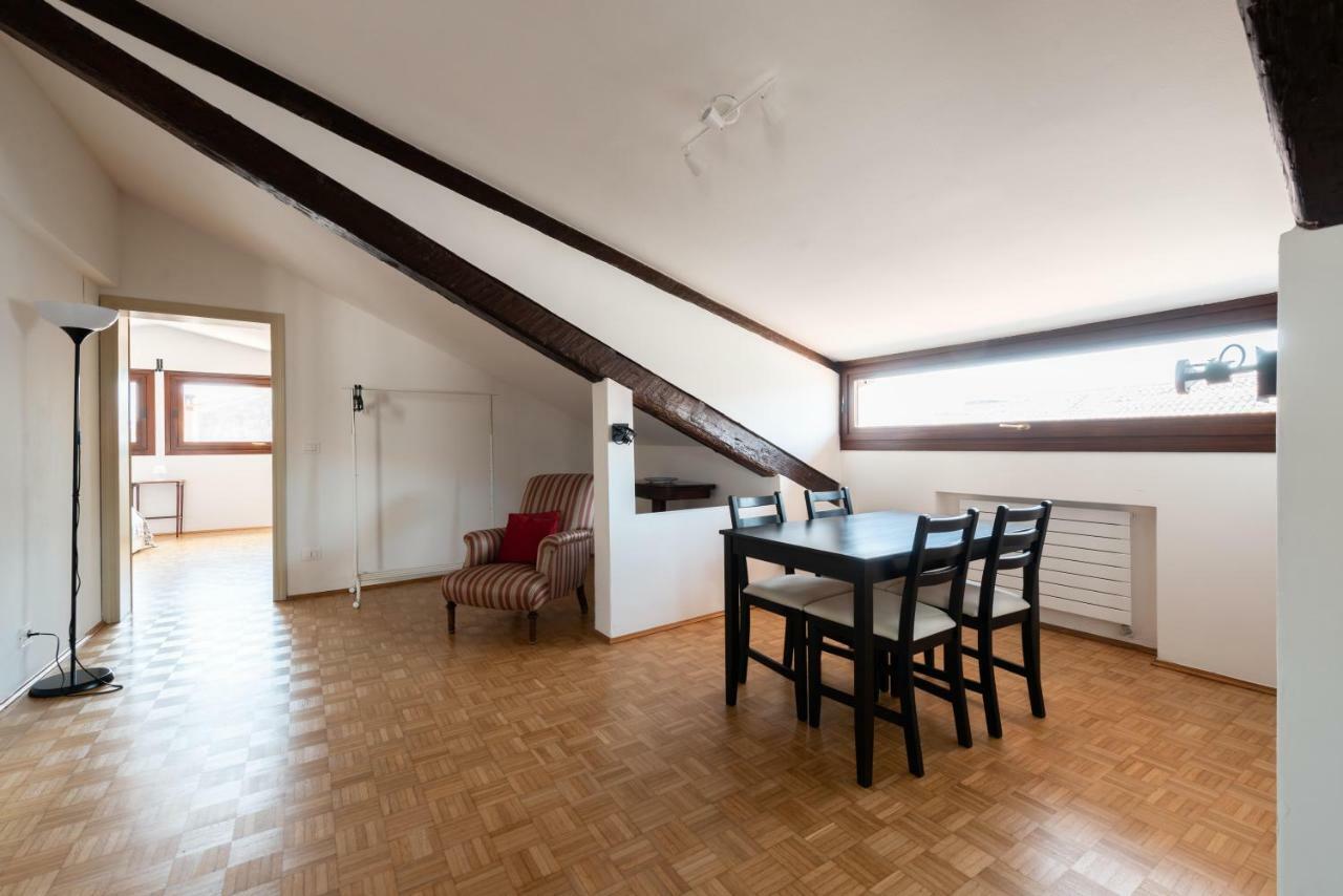 San Basilio Flat Apartment *