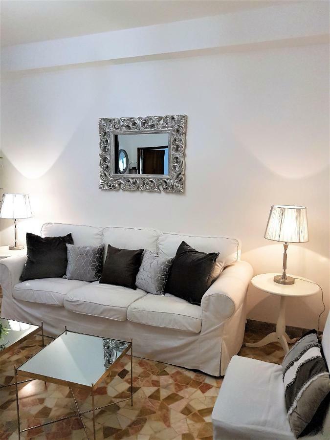 Noble House Grand Canal Guest house