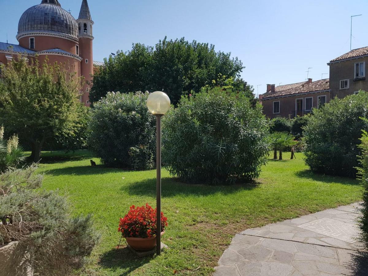 Angela Di House Venice