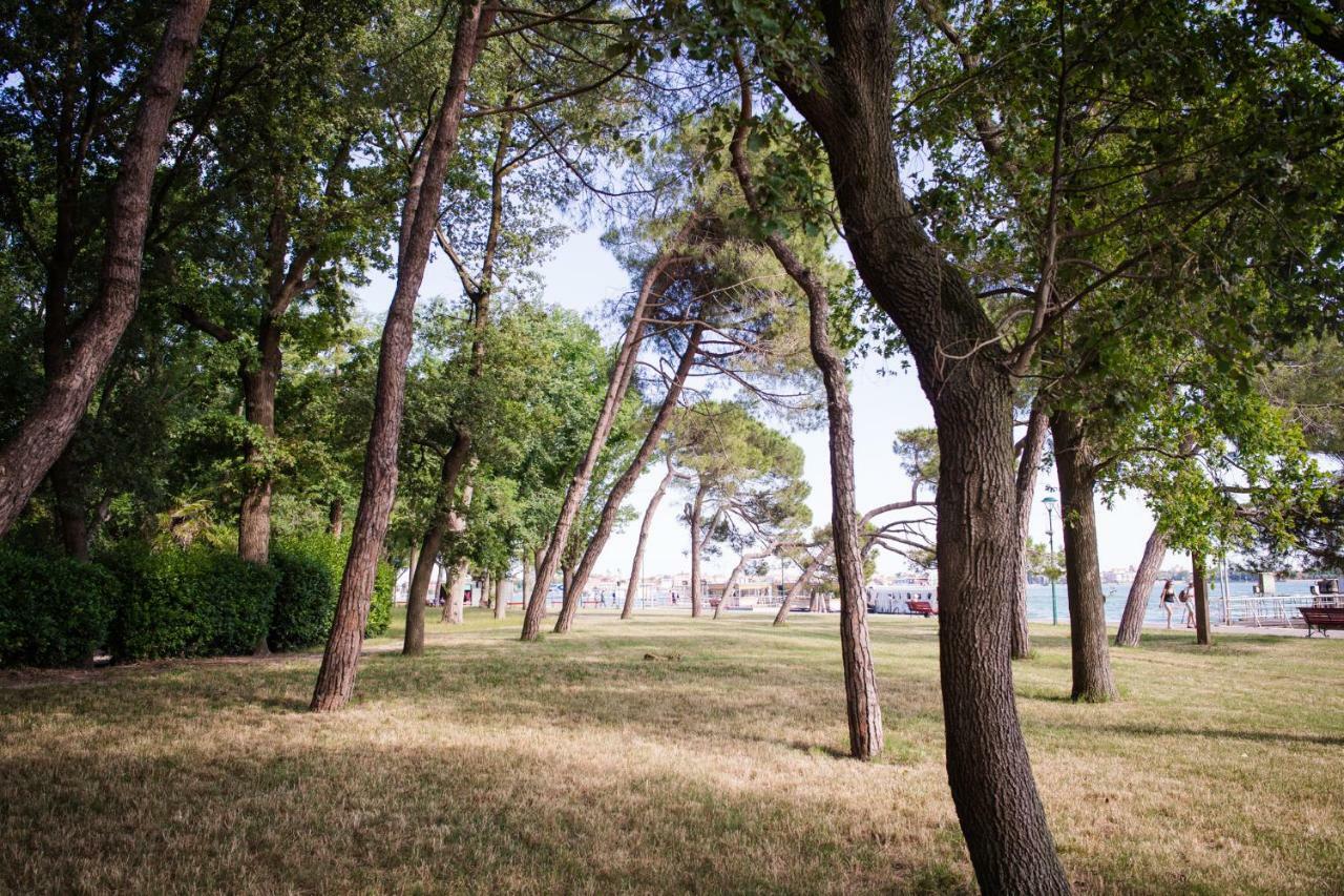 Biennale Bianco & Rosso Venice