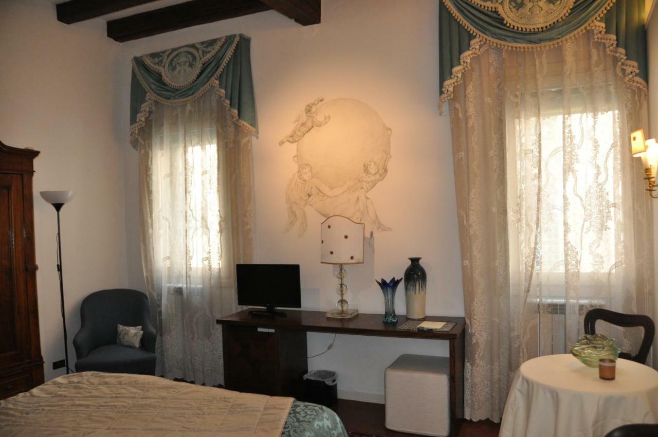 Henry's Heaven * Veneza