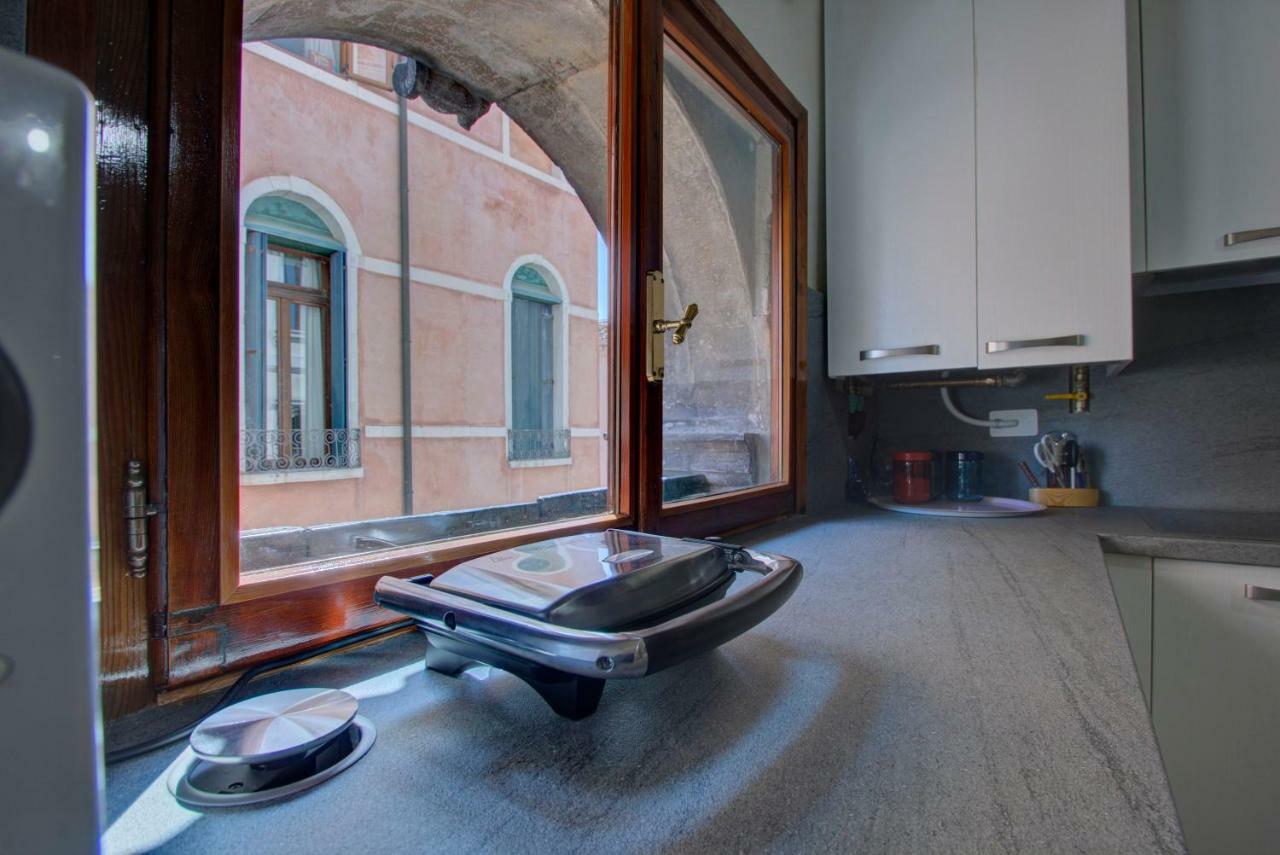 Apartment Marco Canal-views