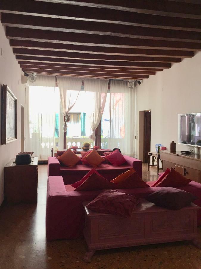 Uma * Venice