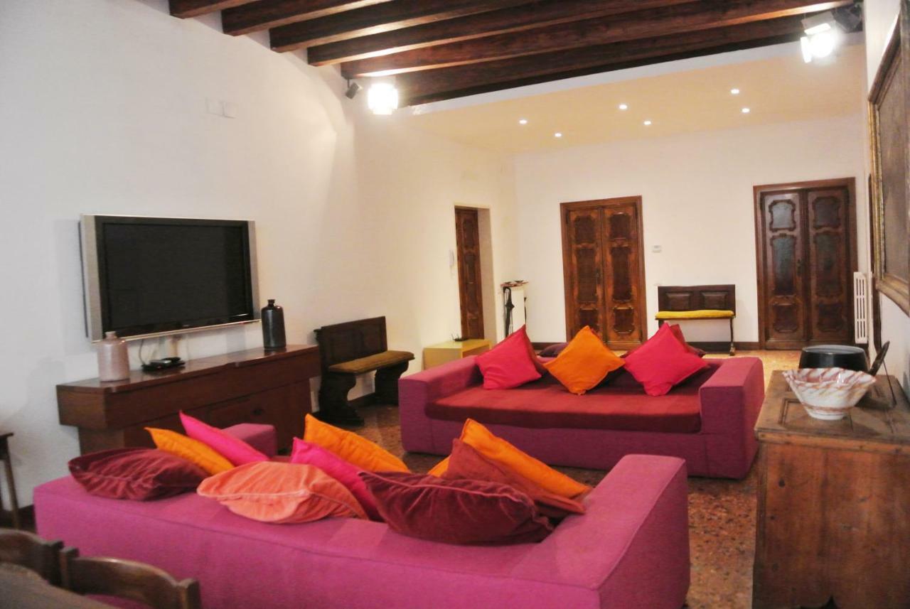 Uma Apartment