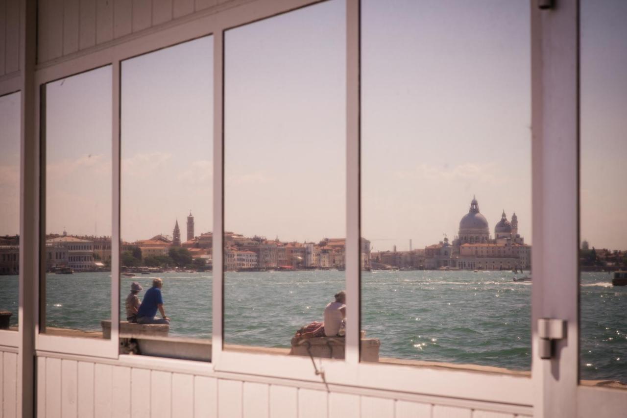 Biennale Bianco & Rosso Apartment