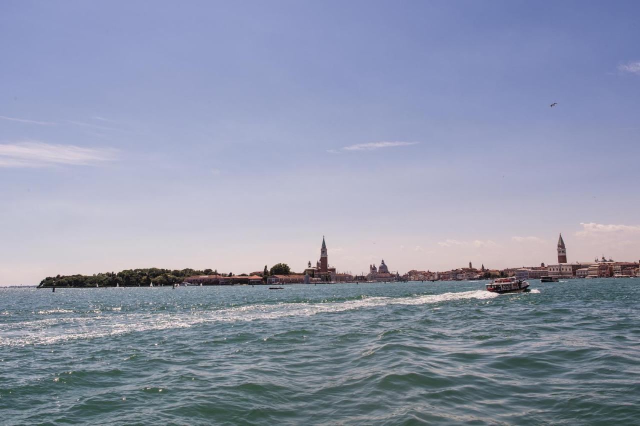 Biennale Bianco & Rosso Apartment *
