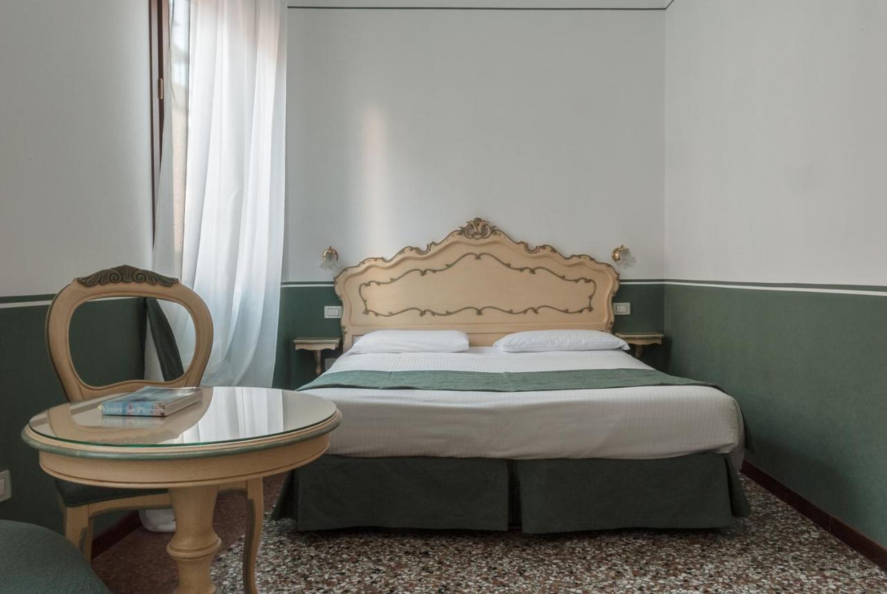 Ca' San Trovaso - 6 Bed & Breakfast Venezia