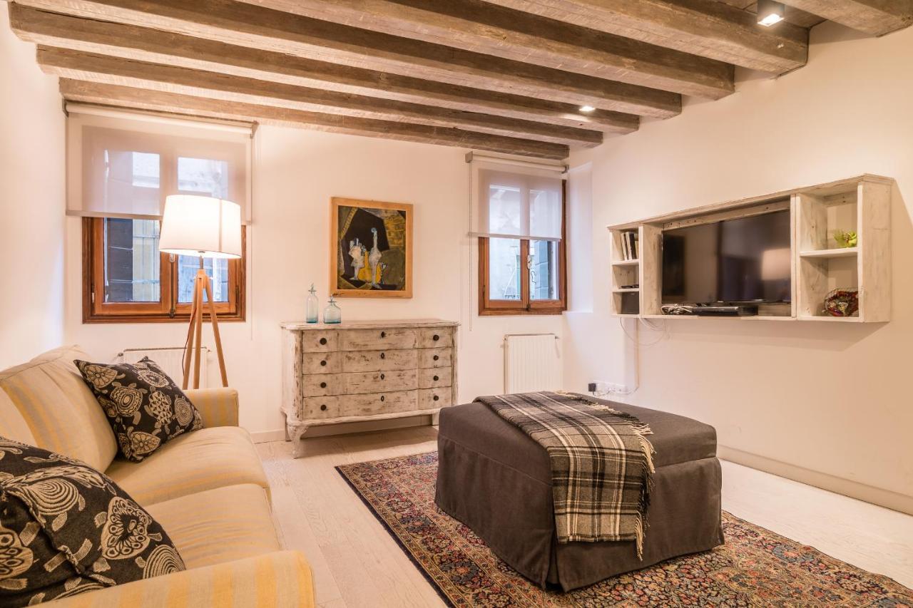 Apartment San Polo 2140 In The Heart Of