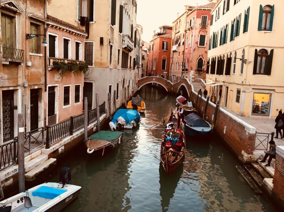 Apartment Pink House In Center Venice