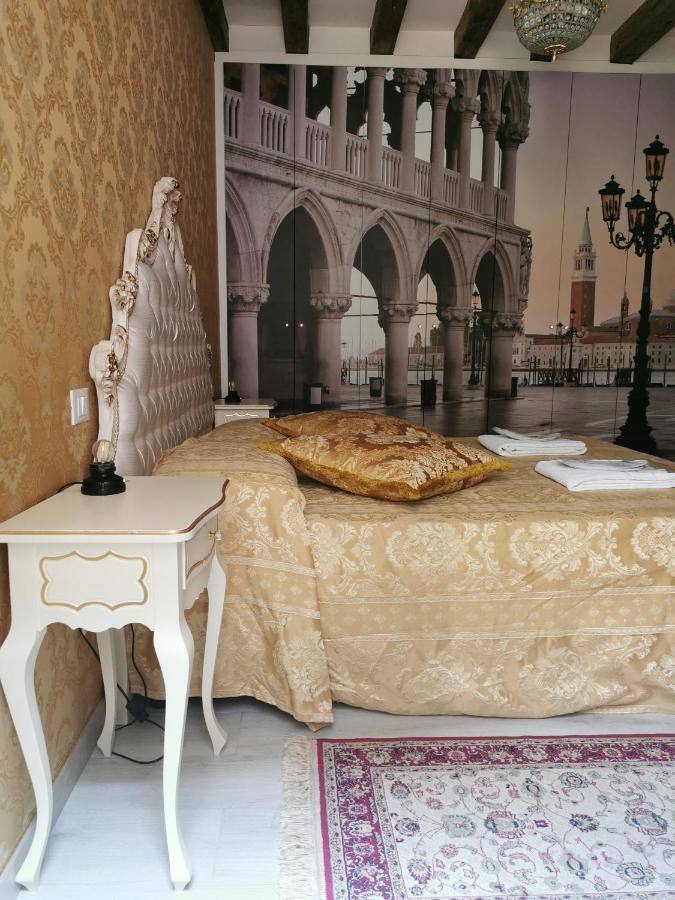 Apartment La Residenza Di Carlo Close To Piazza San Marco Venice